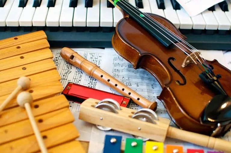 Teaching Music through Projects, Challenges, and Portfolios: What School Could Be in Hawai’i