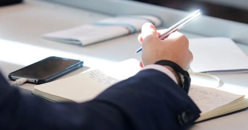 Backwards Design Expanded: The Online Learning Minute