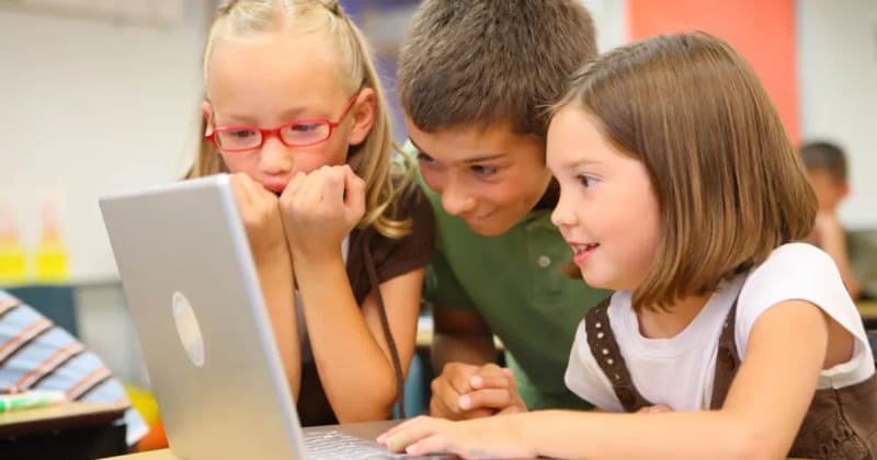 5 Benefits of Using EBooks in an ELL Classroom