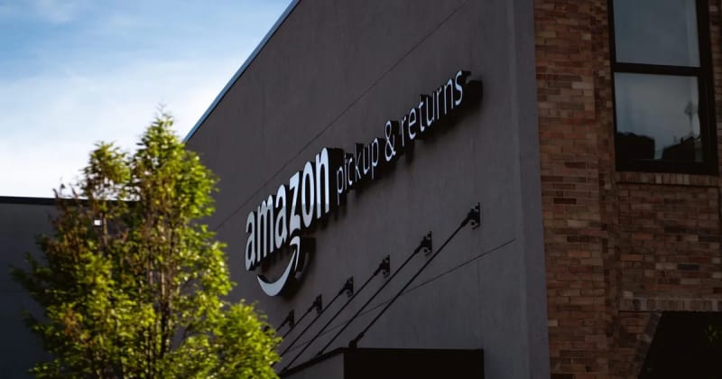 Amazon Opens First Cashierless Store