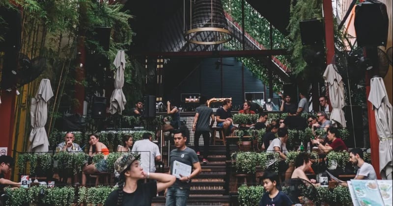 Is the Design of Your Favorite Restaurant Affecting Your Taste Buds?