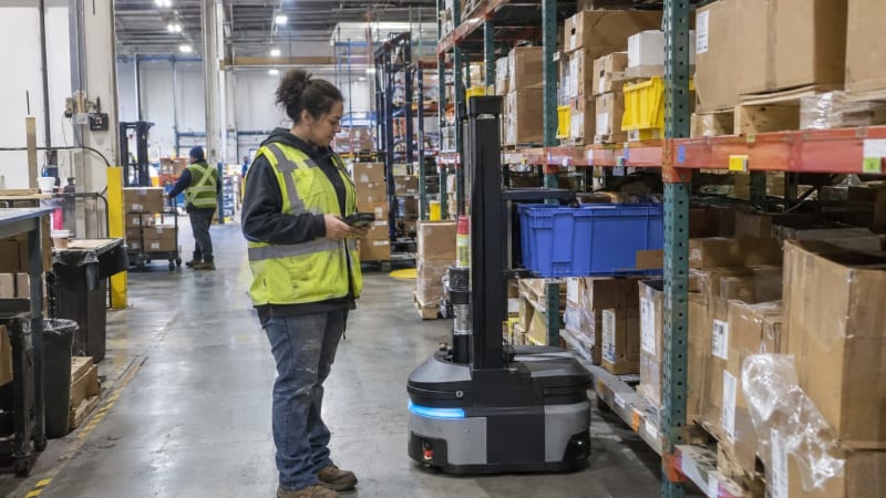 Case picking automation fails when nobody schedules the human
