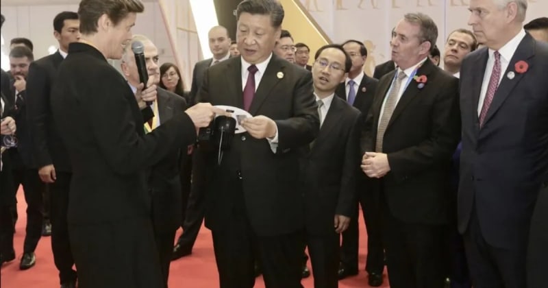 LiFi technology is presented as best in the UK to President Xi Jinping in China