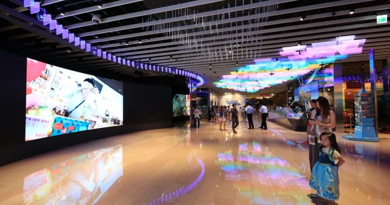 The (Literal) Supporting Cast Behind Digital Signage