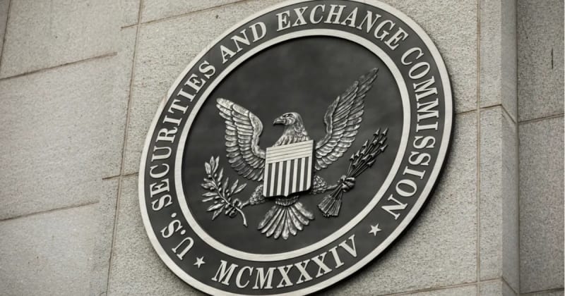 Former SEC Chairman Predicts ‘Fair Amount’ of Crypto Regulation