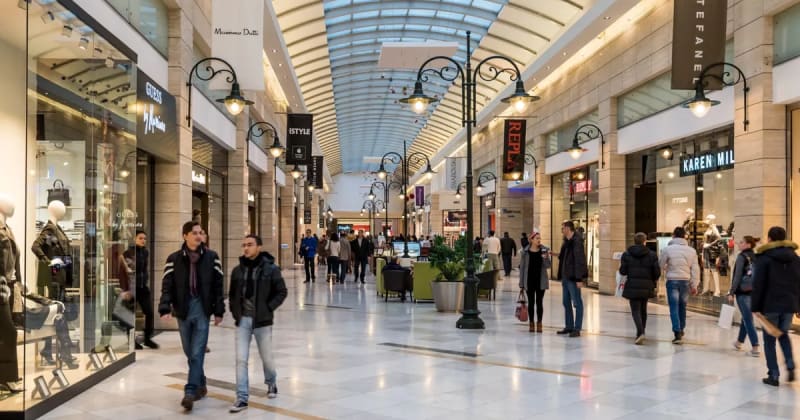 Consumers Break Early Holiday Shopping Records: A Win for Retail