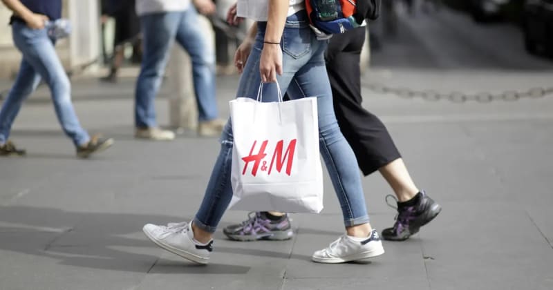 Easy Returns Help Retain Customers. Instead of Charging Return Fees, Retailers Should Focus on Optimizing Reverse Logistics.