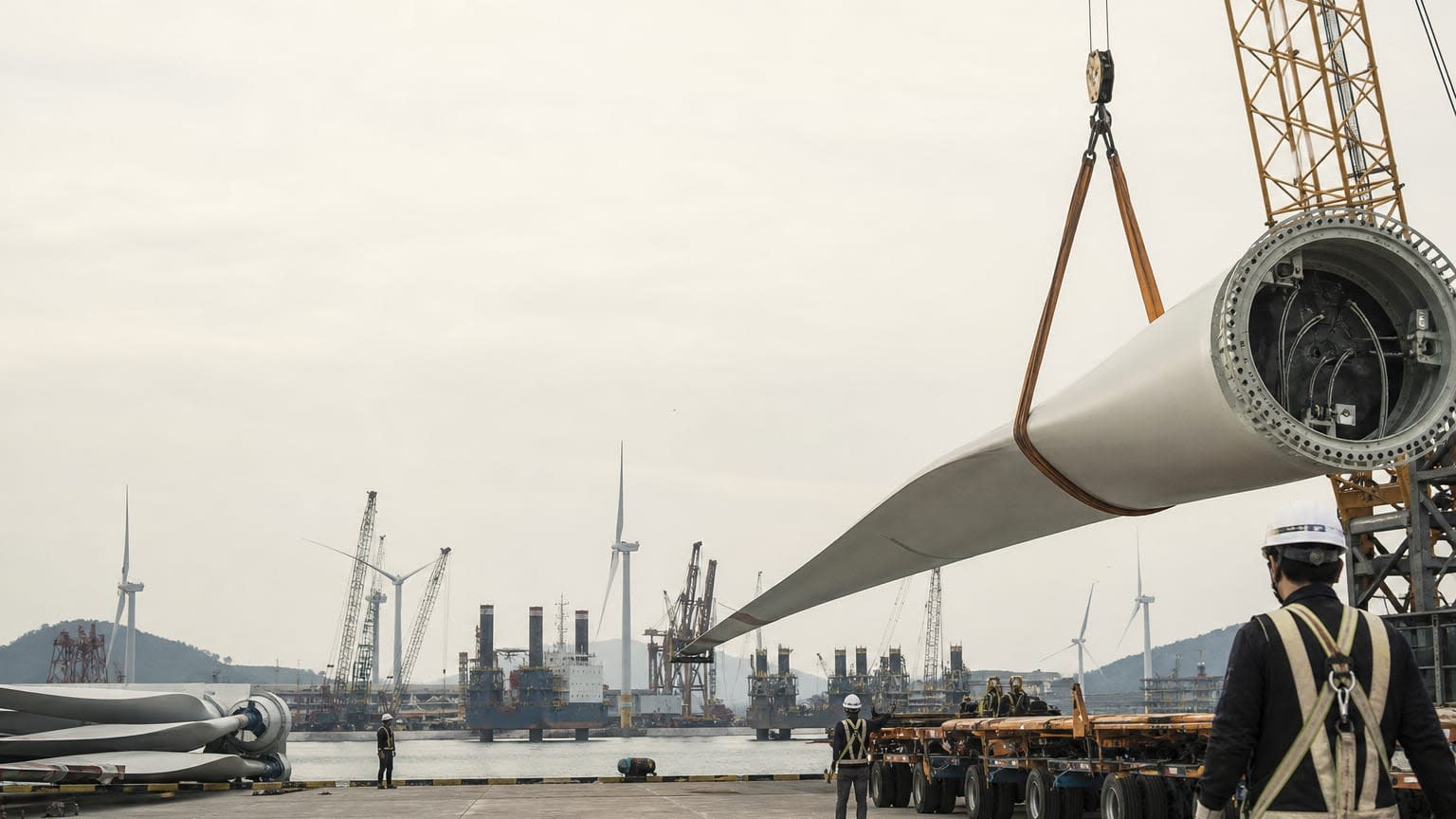 Britain Hits Solar Record as Offshore Wind Booms Globally