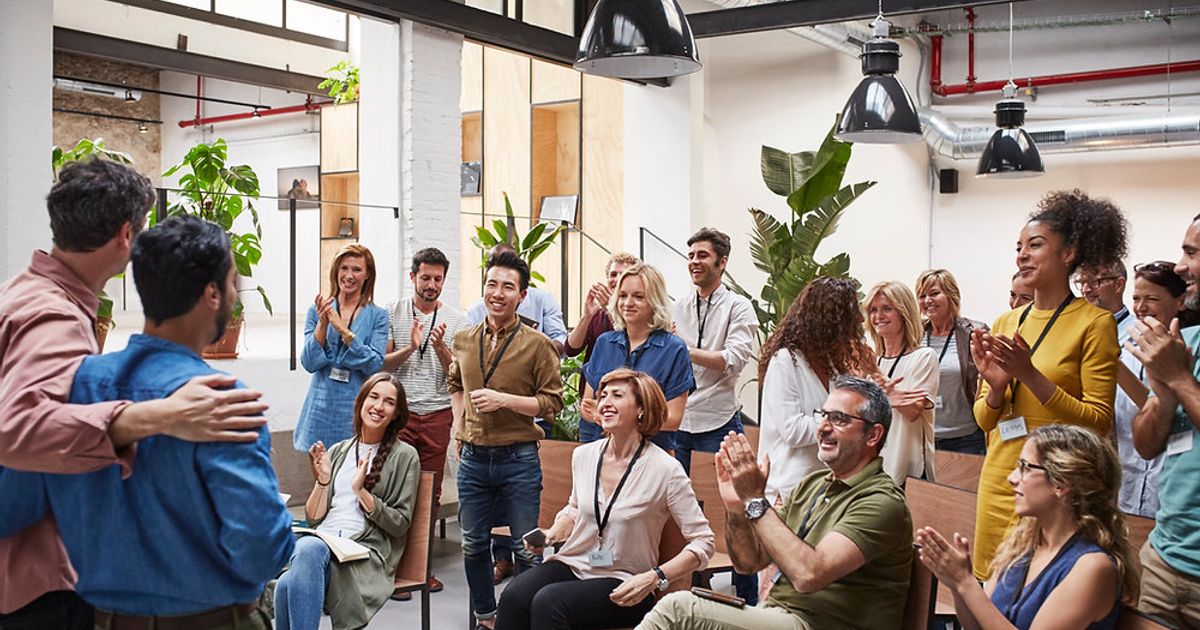 Embracing Decentralized Media in B2B Strategies