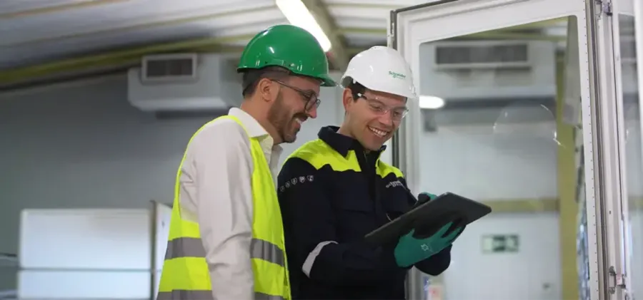 Schneider Electric expands EcoCare to 3-phase UPS with AI-powered condition-based maintenance