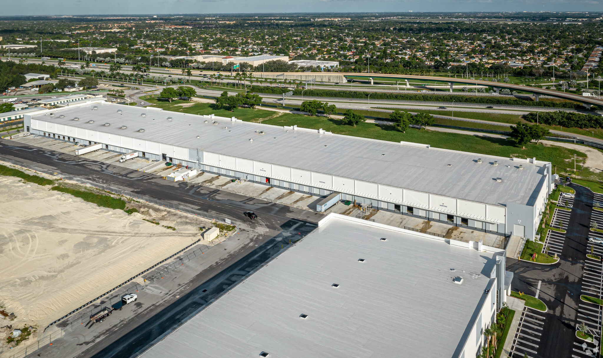 Gateway Commerce Park, Bldg 1 — Lease in Miami Gardens, FL, photo 3 of 8