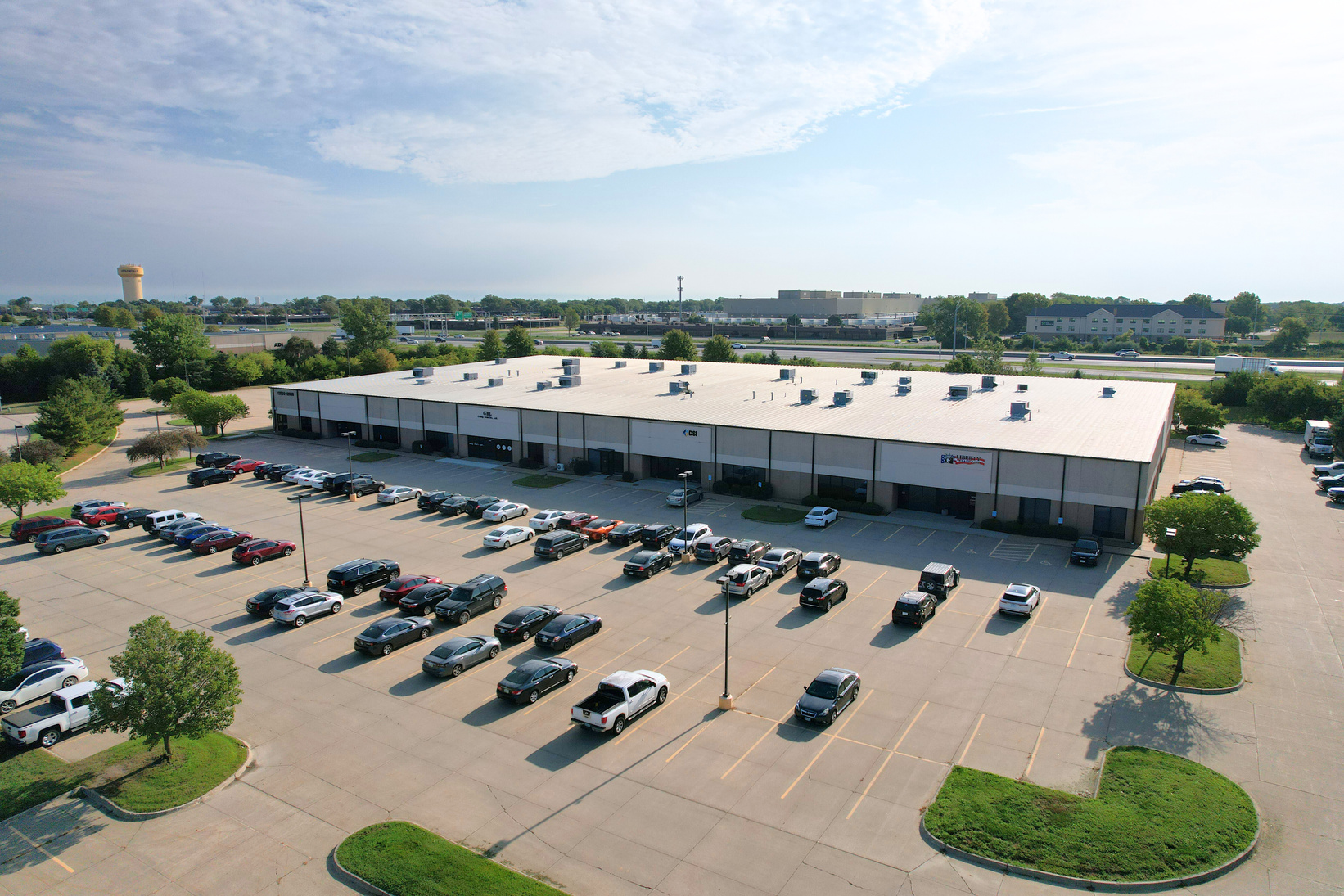 12000 Ridgemont Dr, Urbandale, IA 50323