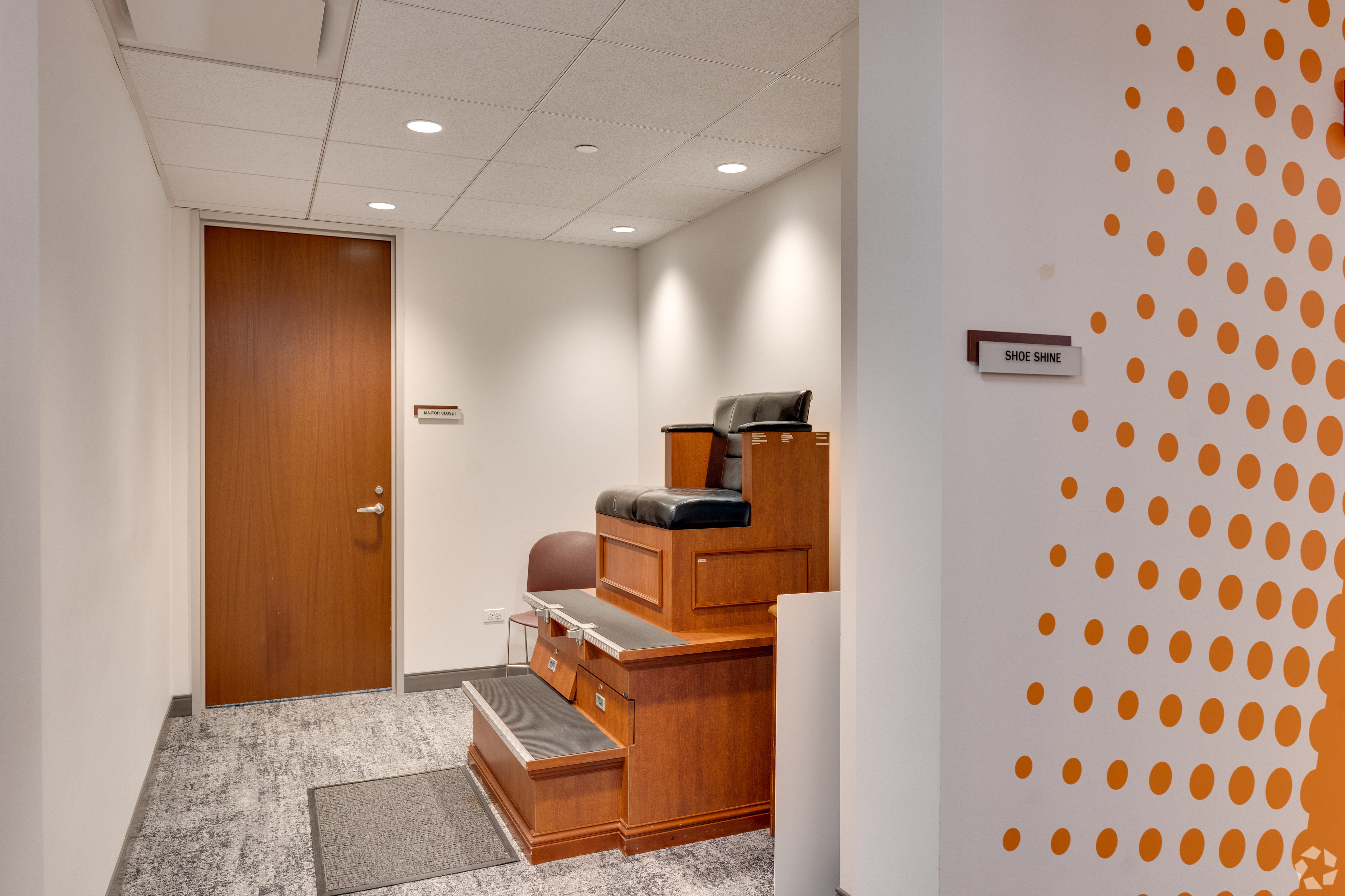 Commerce Plaza III — Lease in Oak Brook, IL, photo 7 of 8