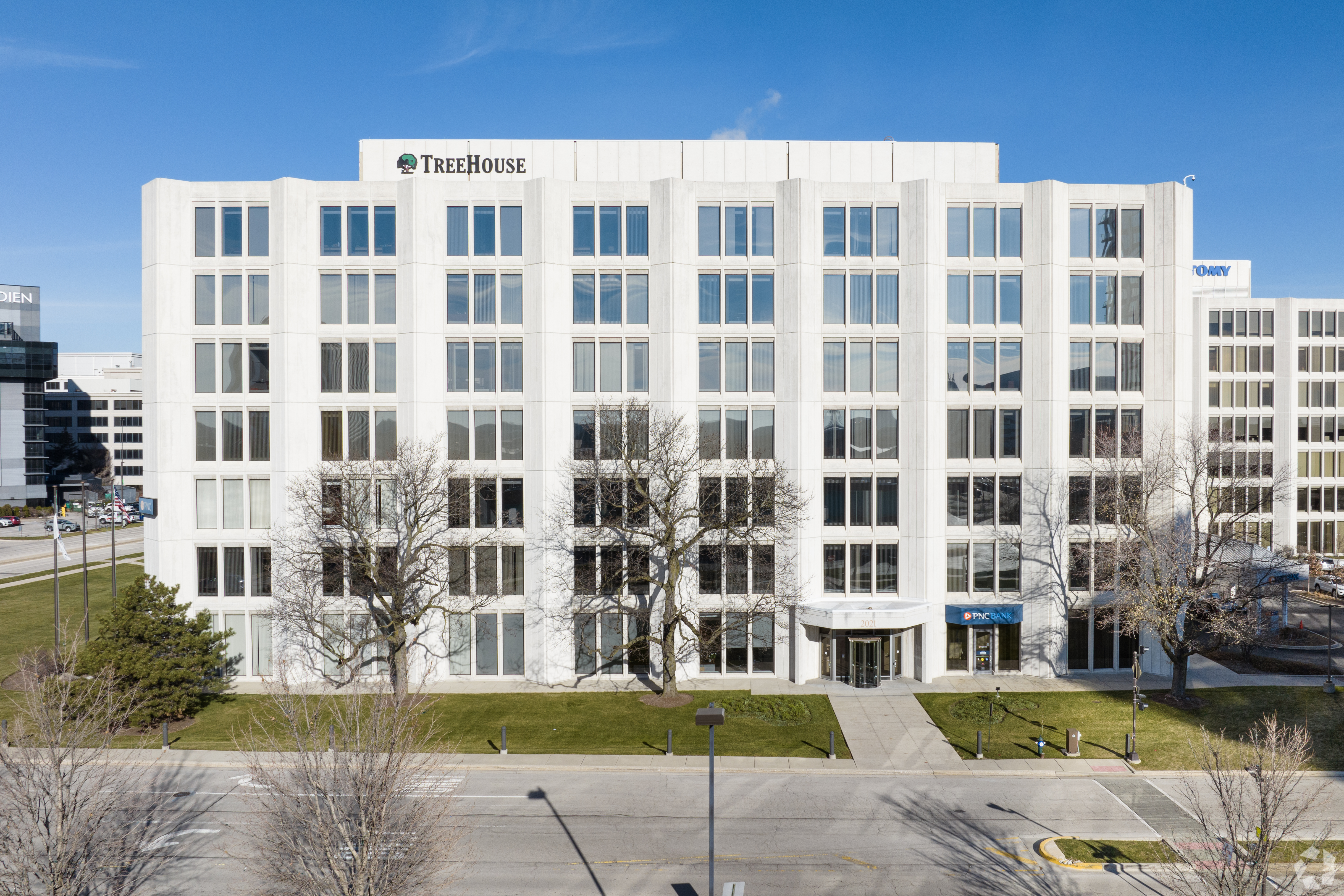 Commerce Plaza III — Lease in Oak Brook, IL, photo 1 of 8
