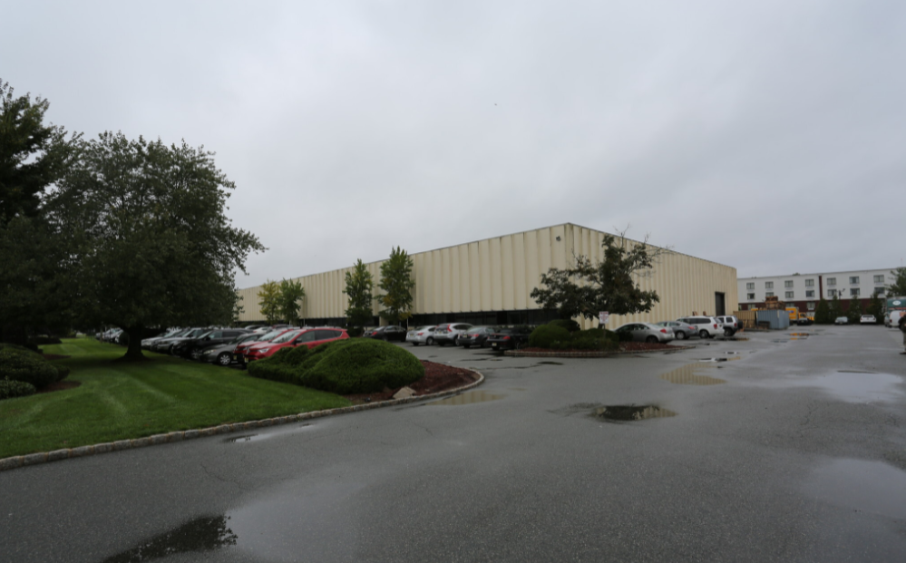 97-107 Fairfield Rd — Lease in Fairfield, NJ, photo 1 of 4