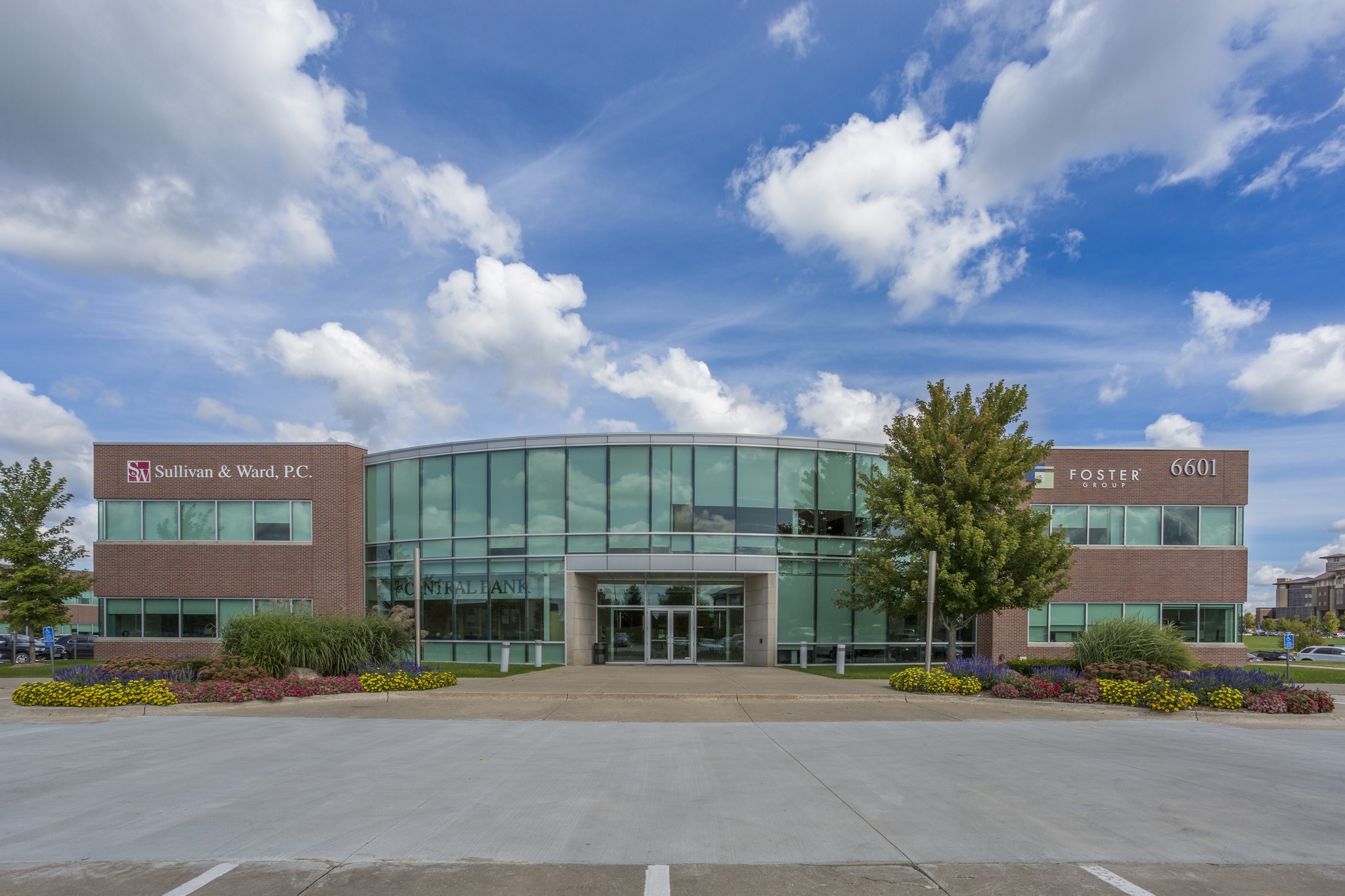 6601 Westown Pkwy, West Des Moines, IA 50266