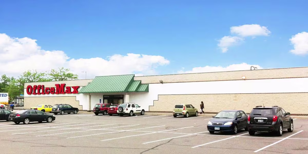 Highland Plaza Shopping Center — Lease in Minneapolis, MN, photo 4 of 4