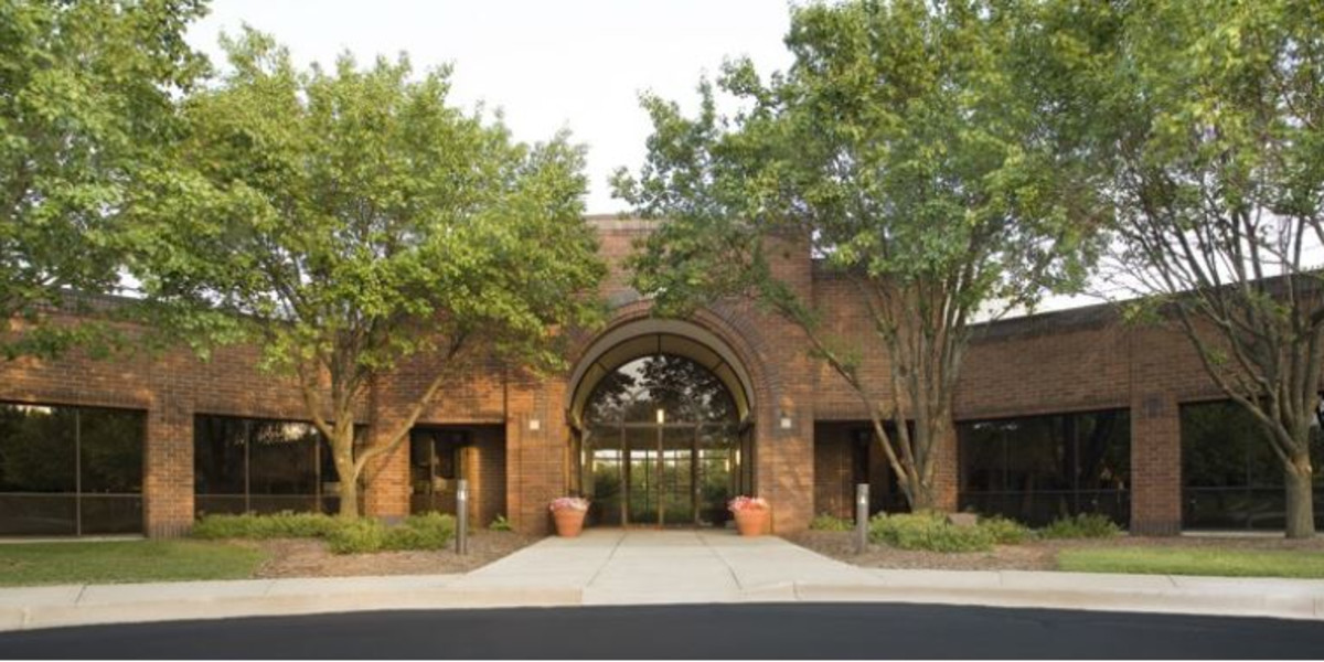 Brookfield Lakes IX, 100 N Corporate Dr JLL Properties US