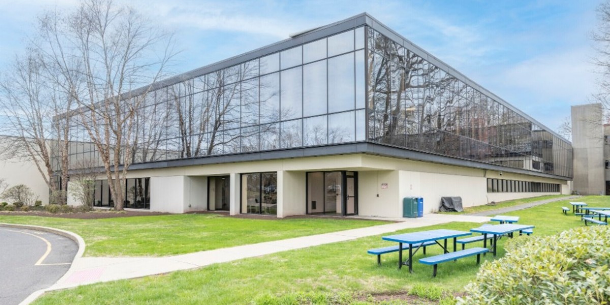 710 Bridgeport Avenue — Lease in Shelton, CT, photo 4 of 4