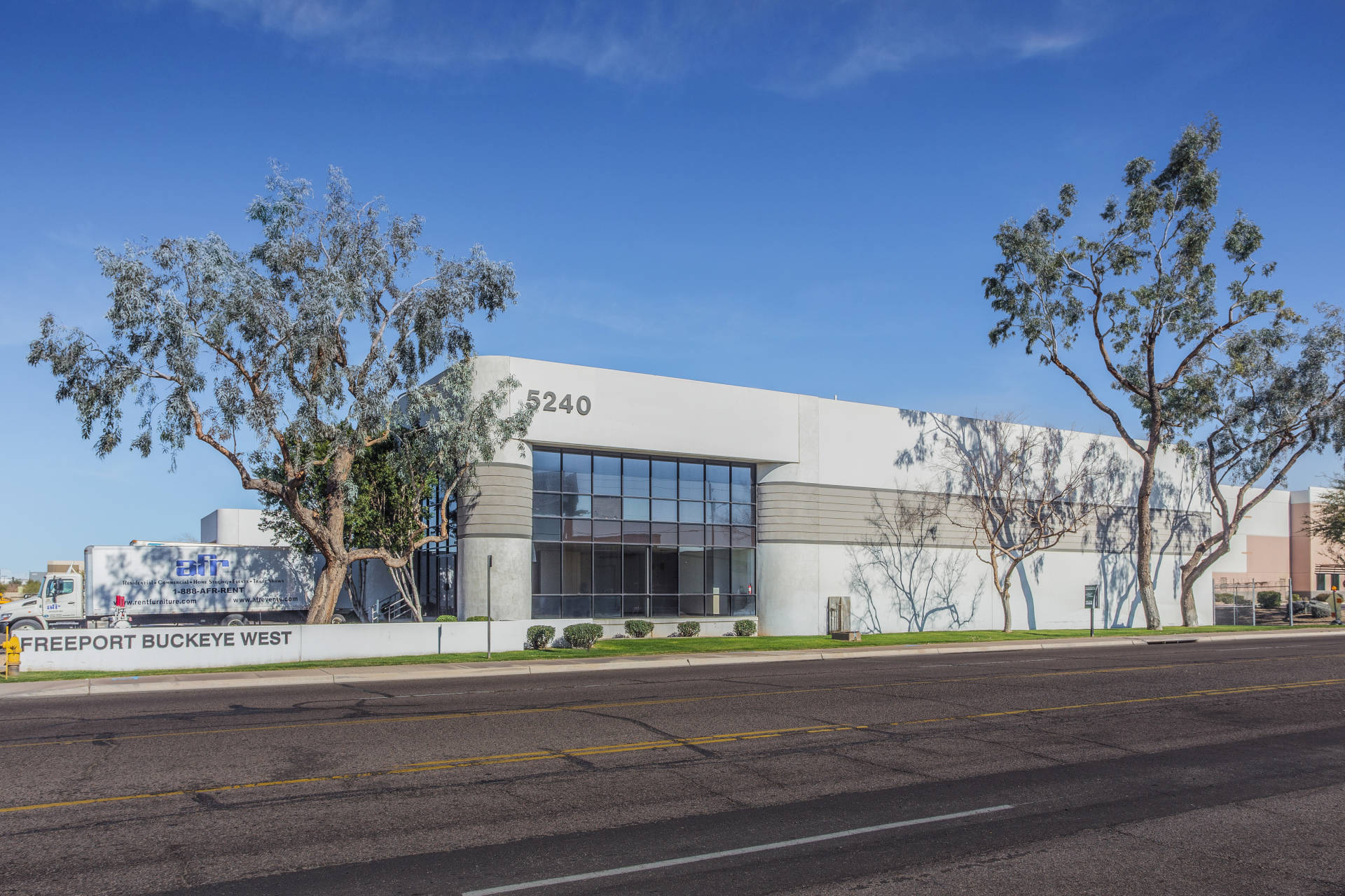 Freeport Distribution Center, 5240 W Buckeye Rd JLL Properties US