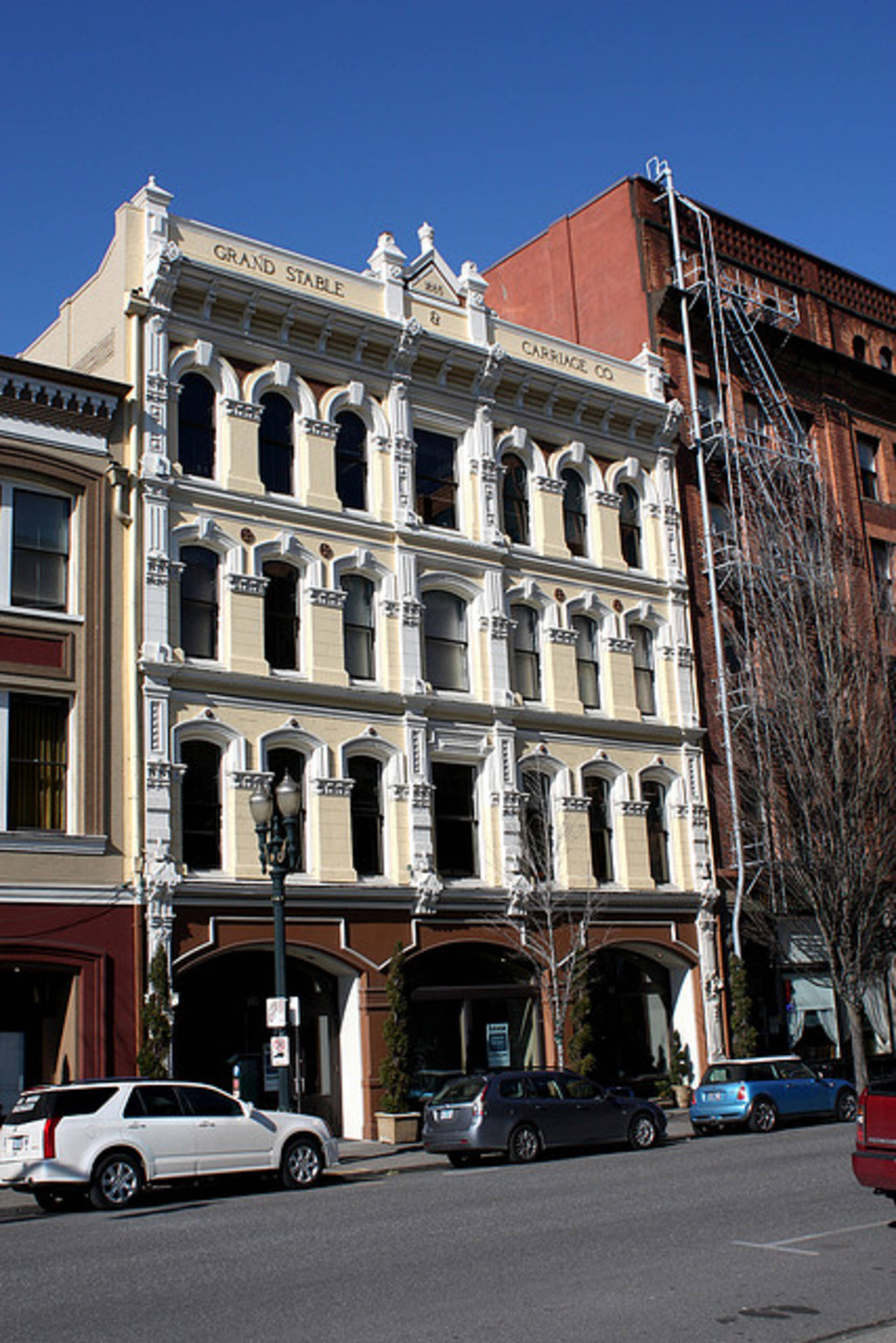 411-415 SW 2nd Ave