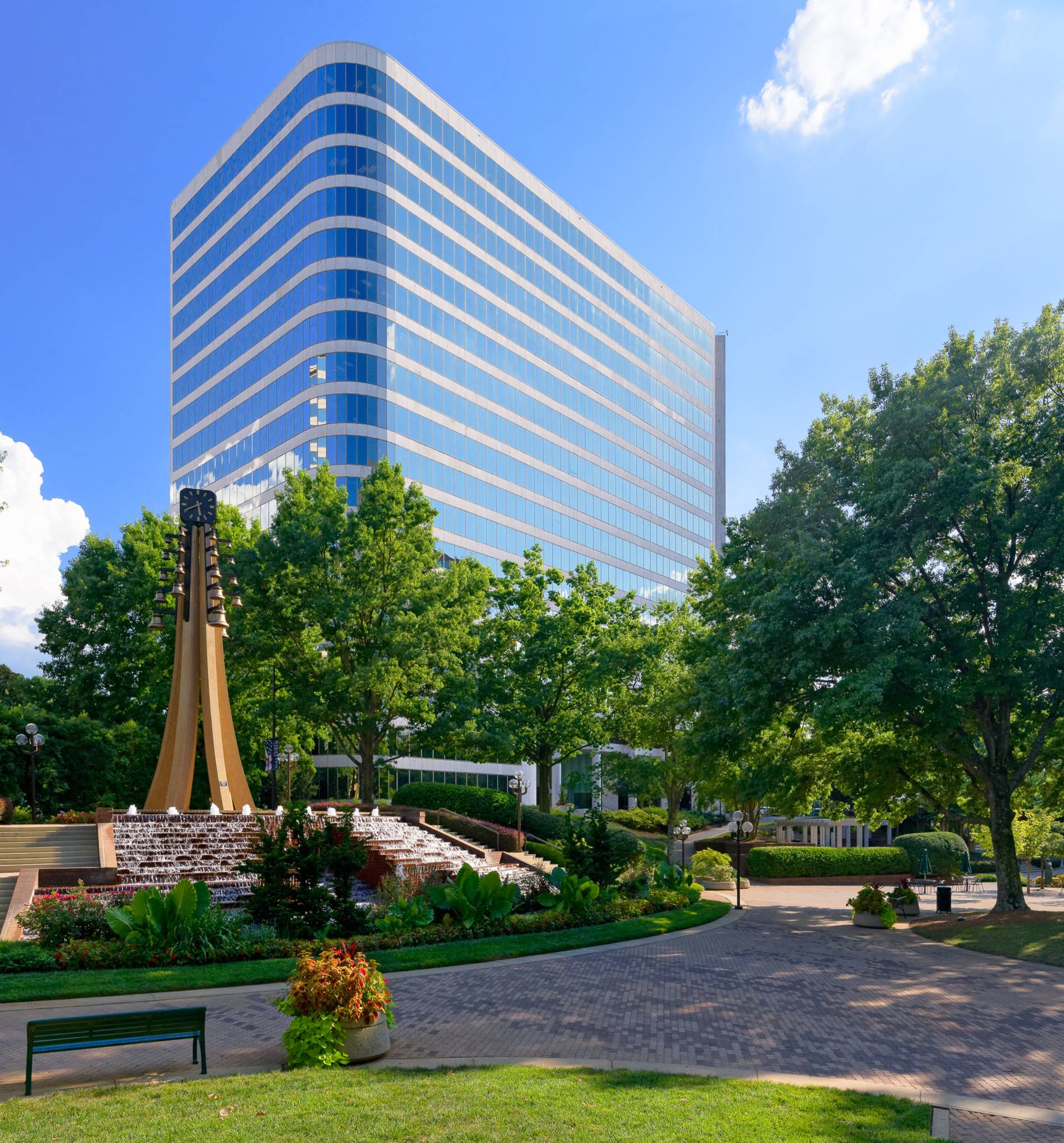 100 Galleria Pkwy SE