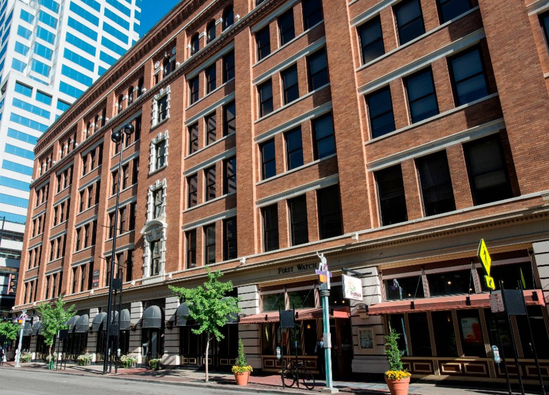 700 Walnut St