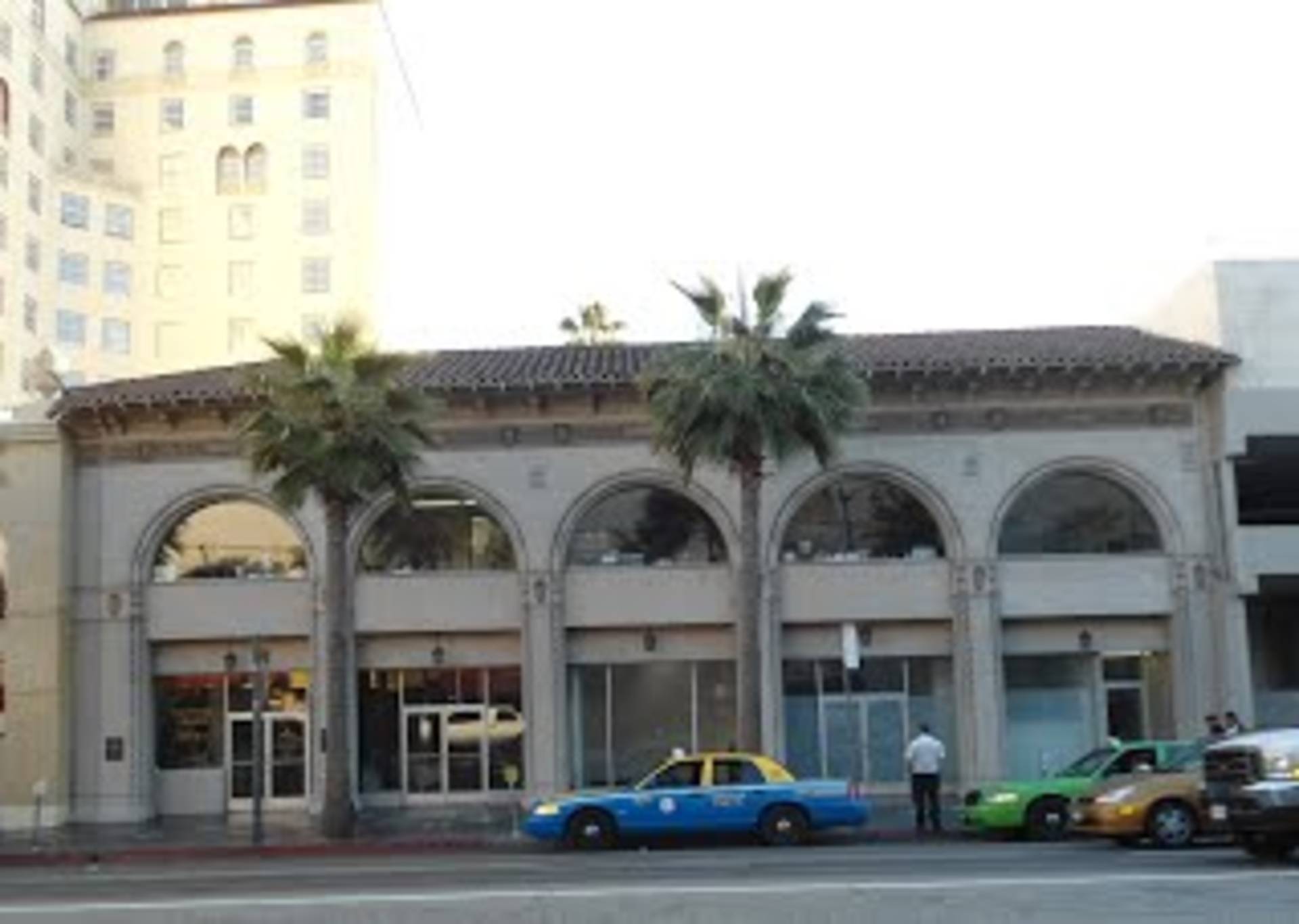 7024 Hollywood Blvd