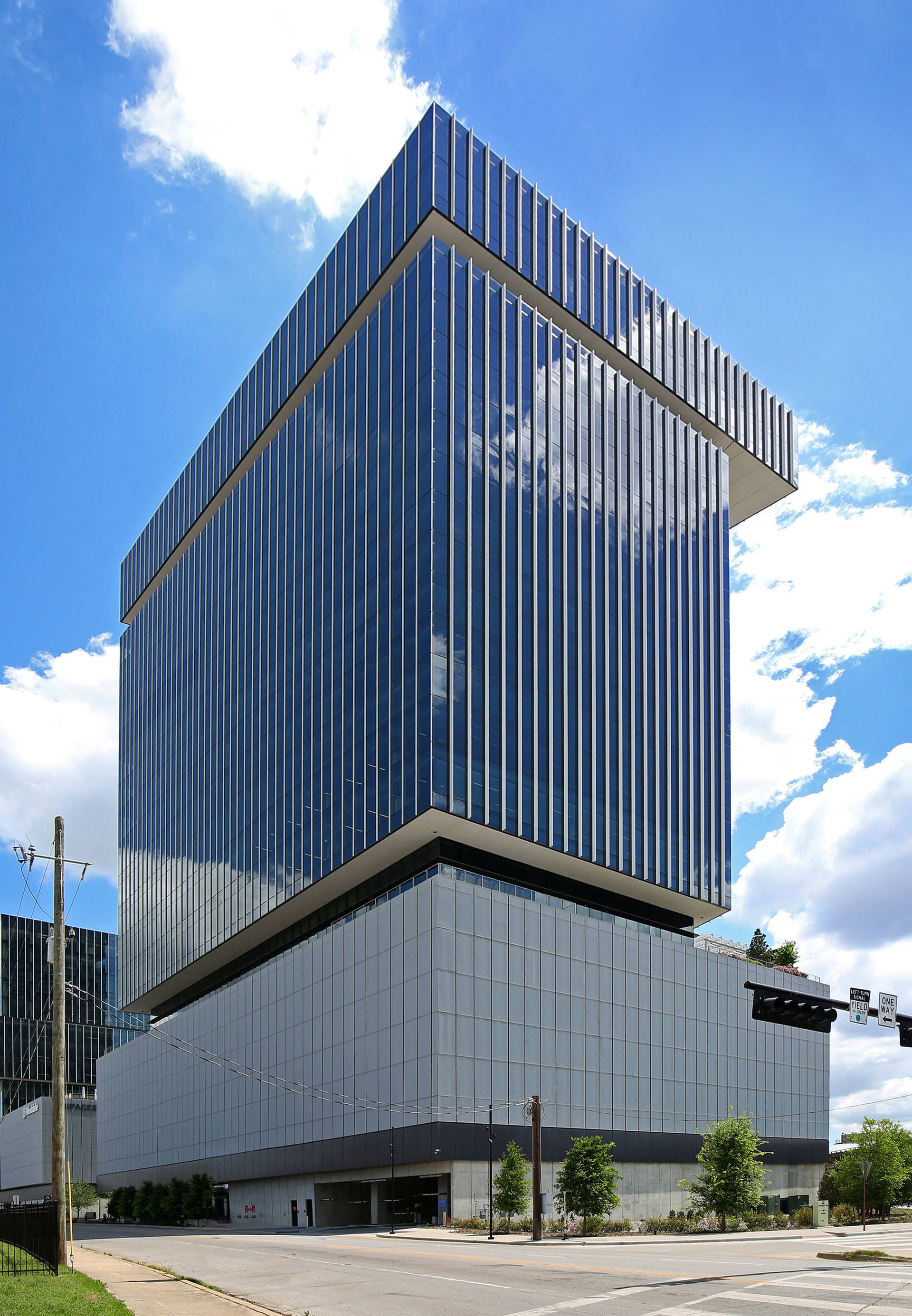 2500 Pacific Ave