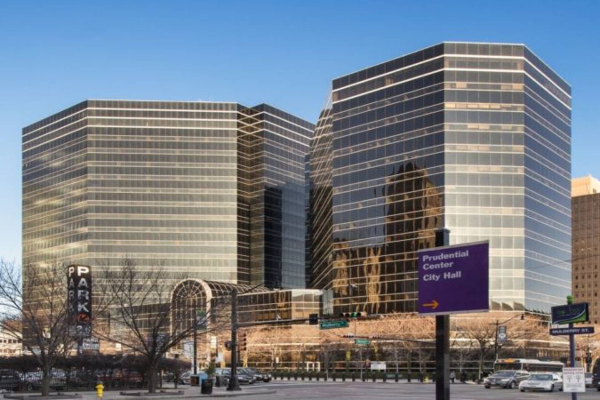 3 Gateway Ctr