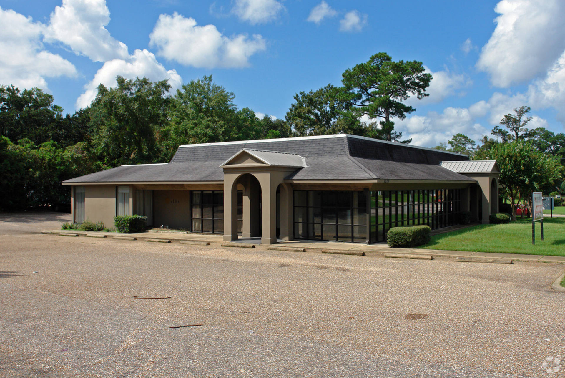 2375 Airport Blvd