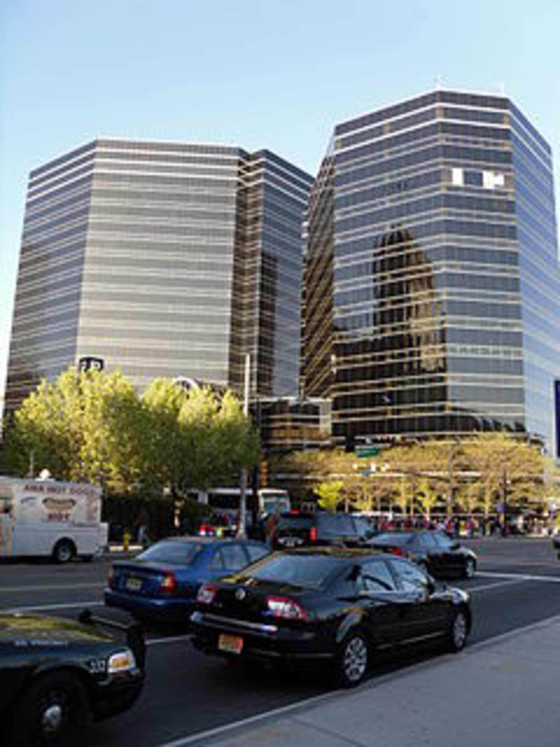 4 Gateway Ctr