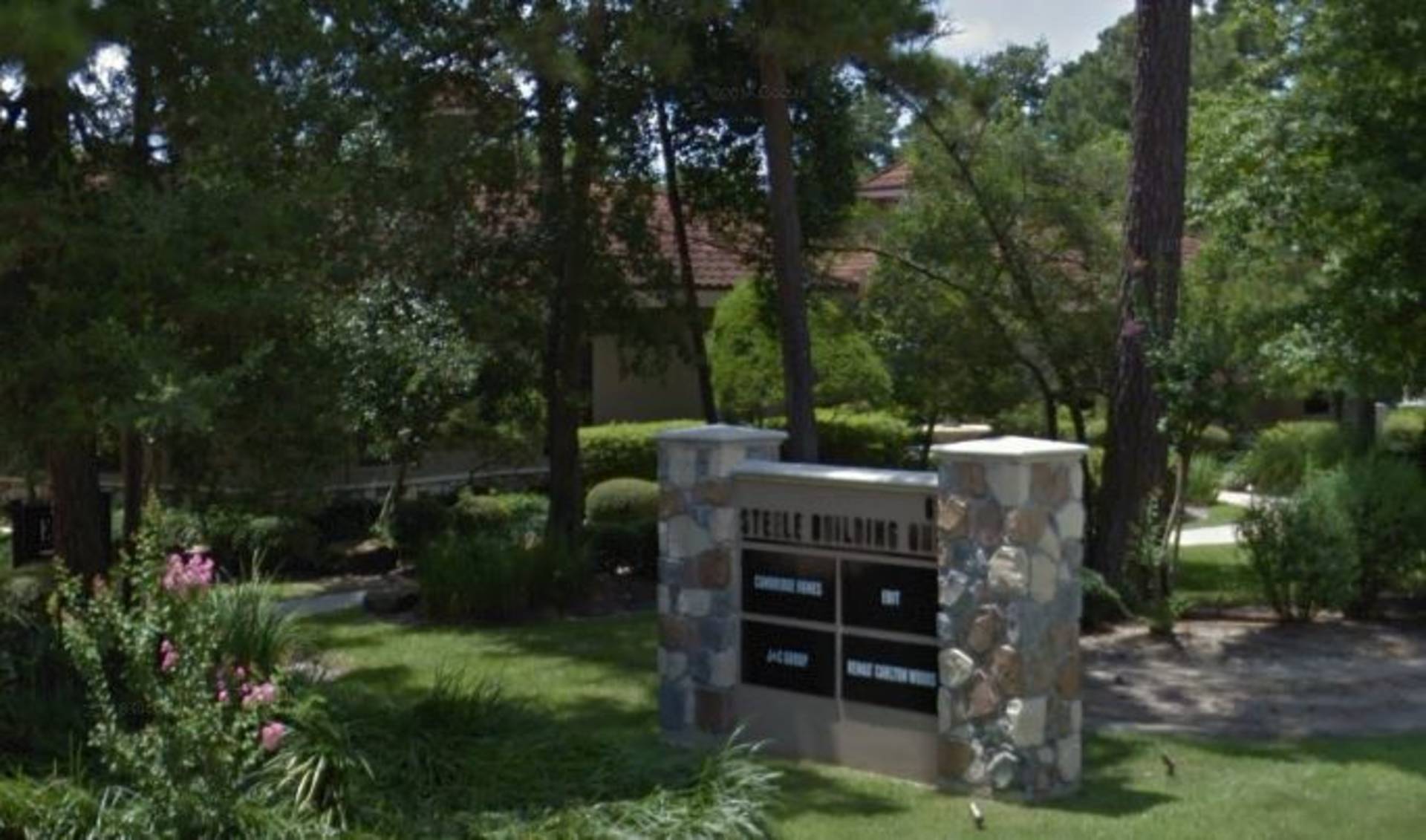 61 Carlton Woods Dr