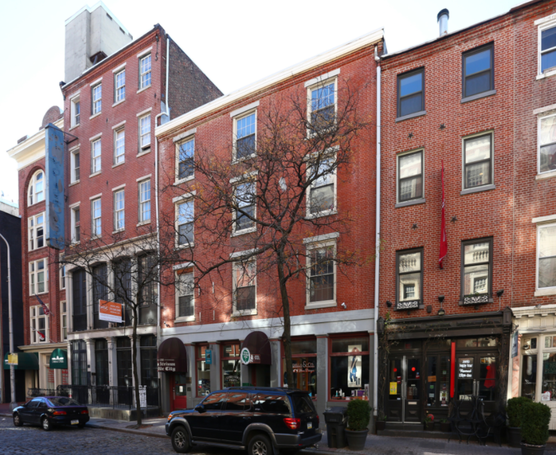 128-130 Chestnut St