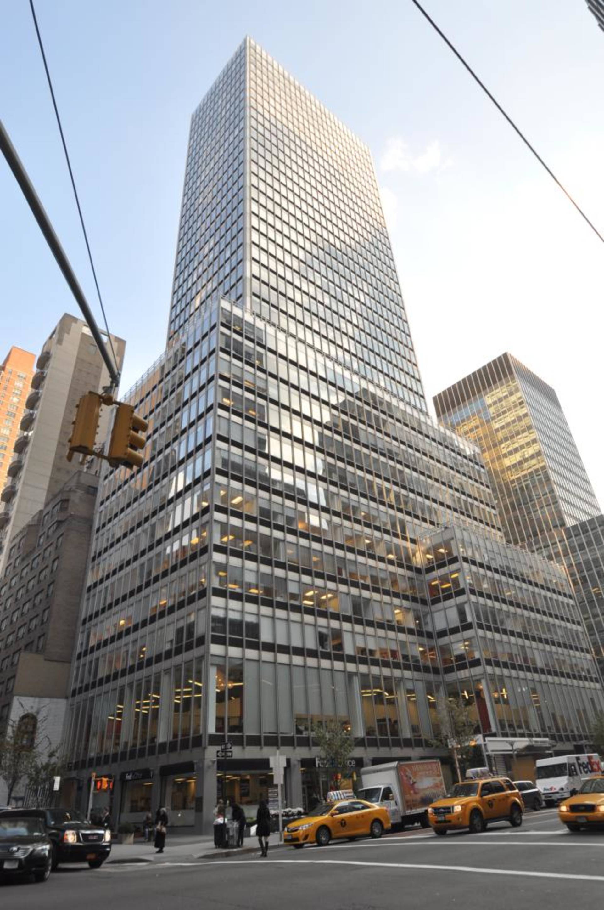 747 3rd Ave