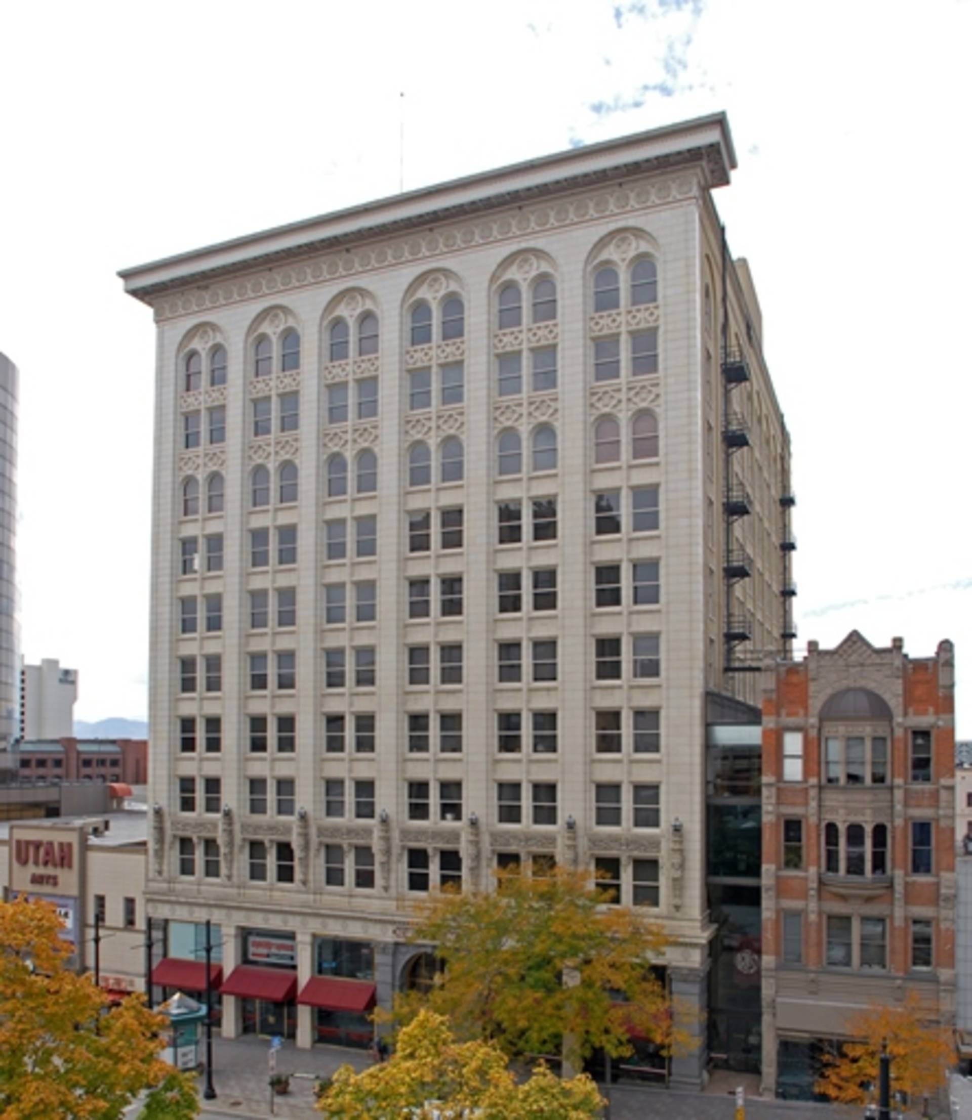 136 S Main St