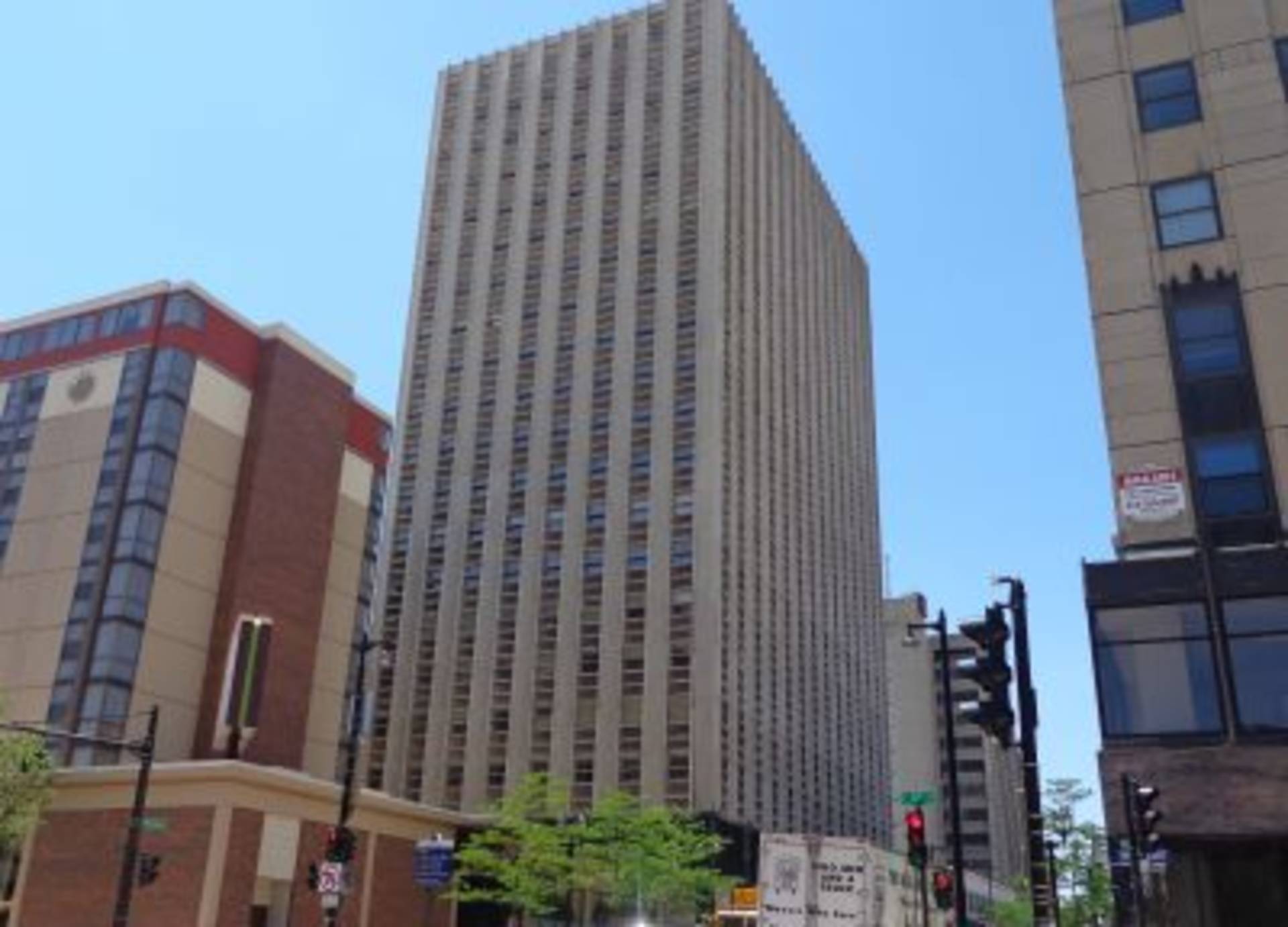 633 W Wisconsin Ave