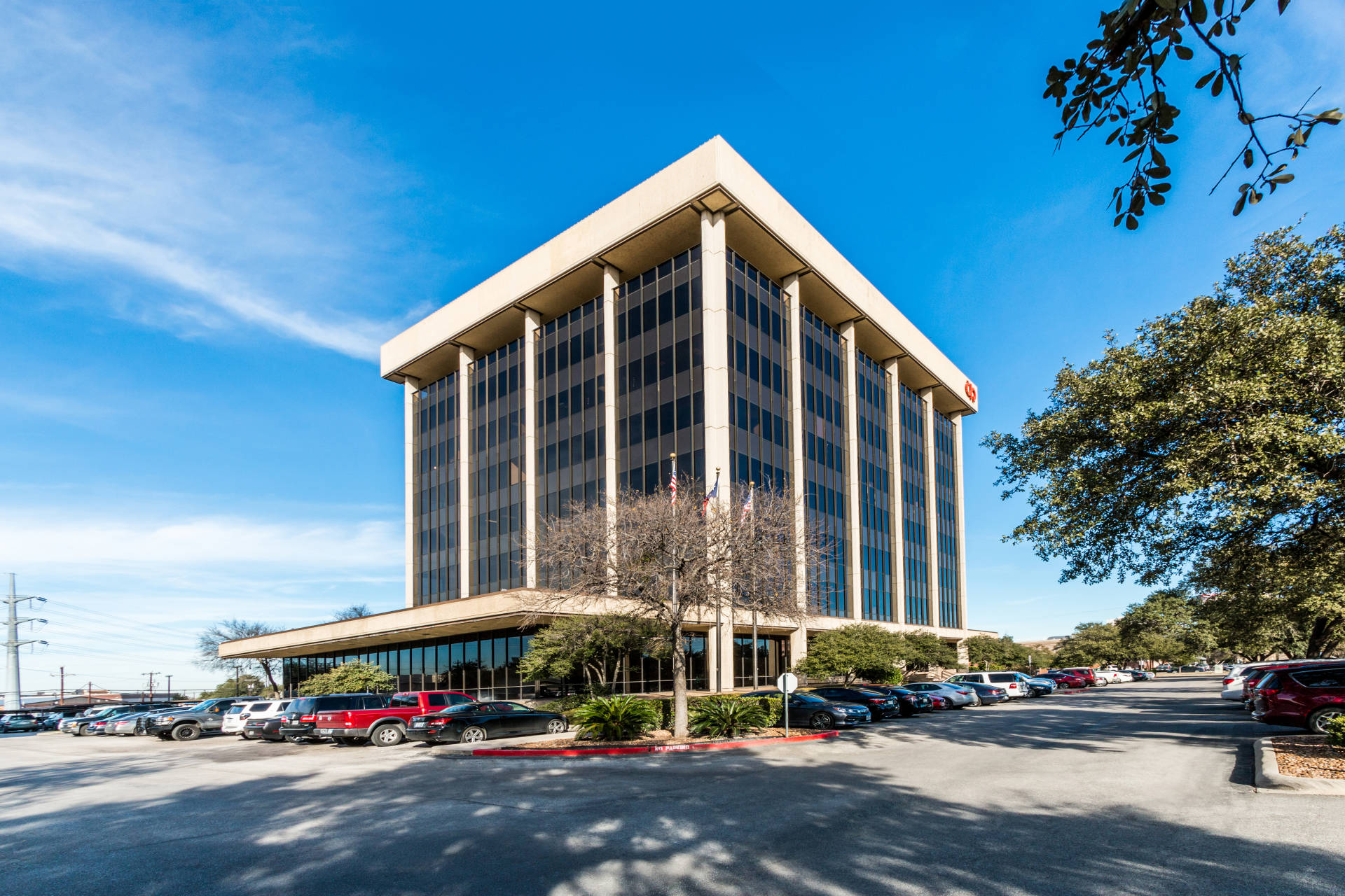 901 NE Loop 410