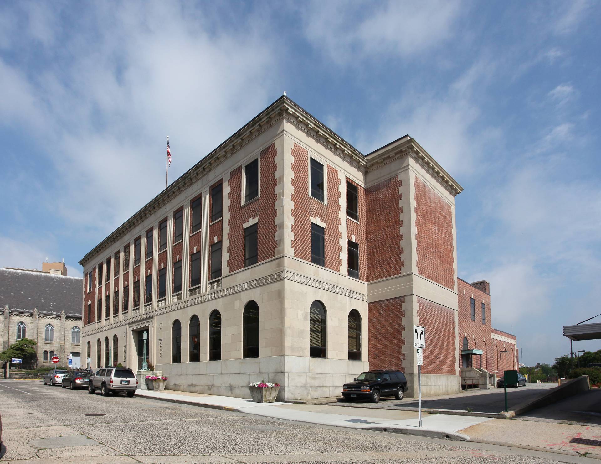 27 Masonic St