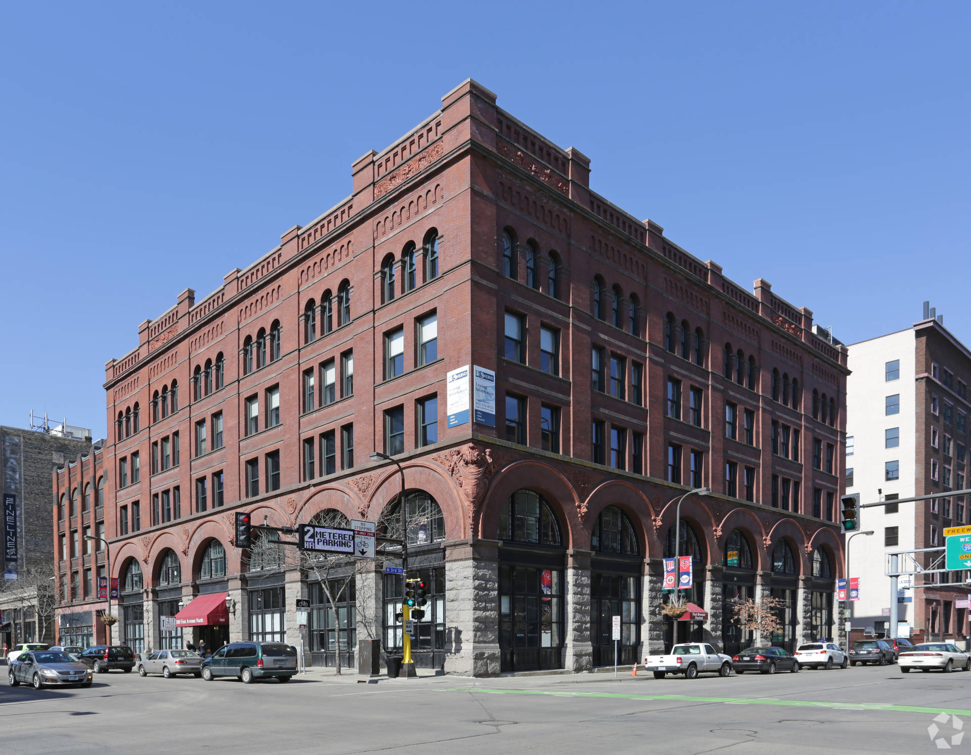 300 1st Ave N