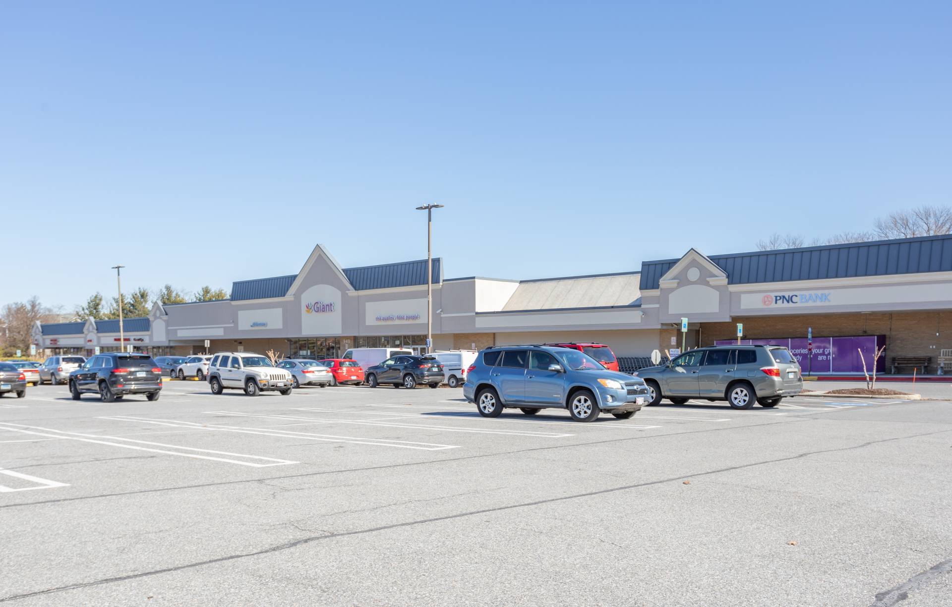 Bay Forest Shopping Center, 930-960 Bay Ridge Rd | JLL Properties - US