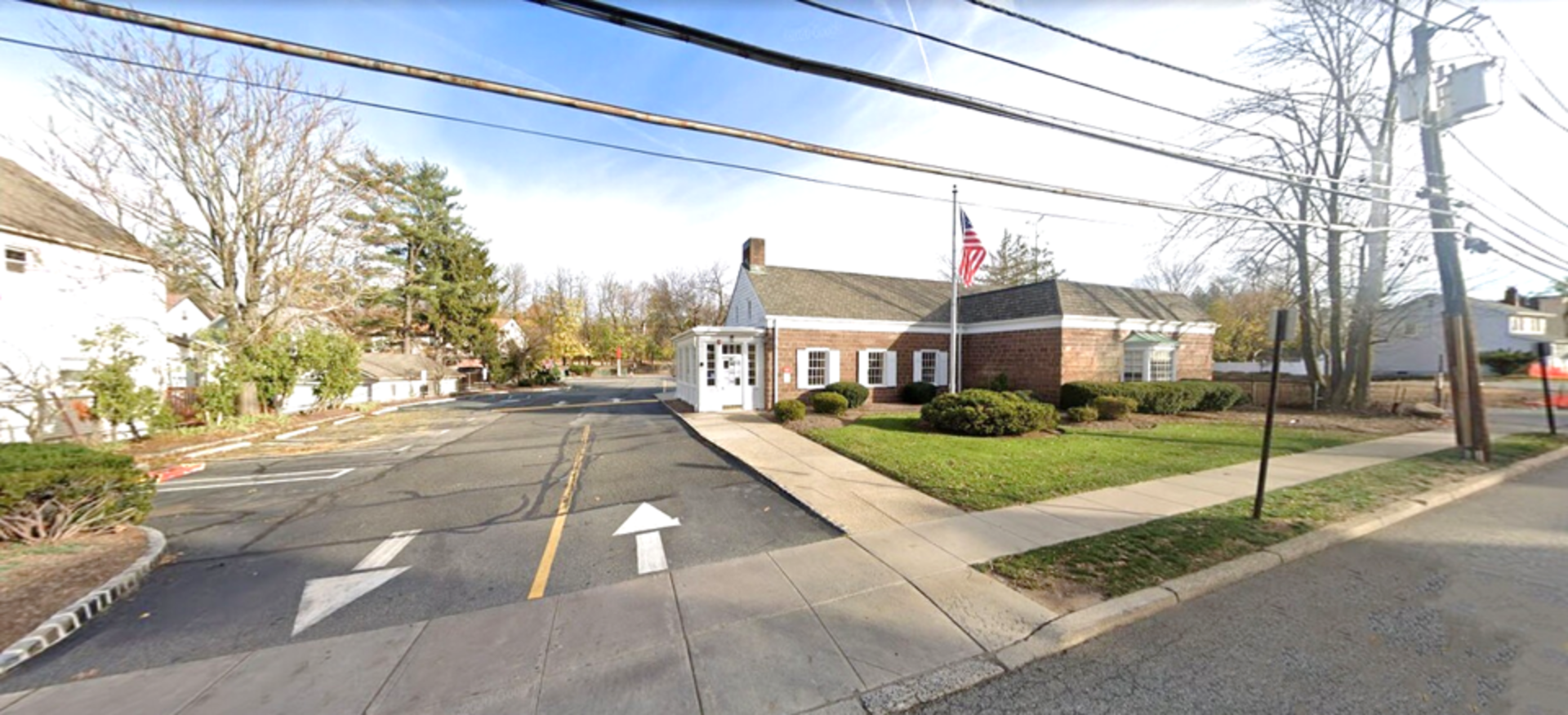 27 Bloomfield Ave