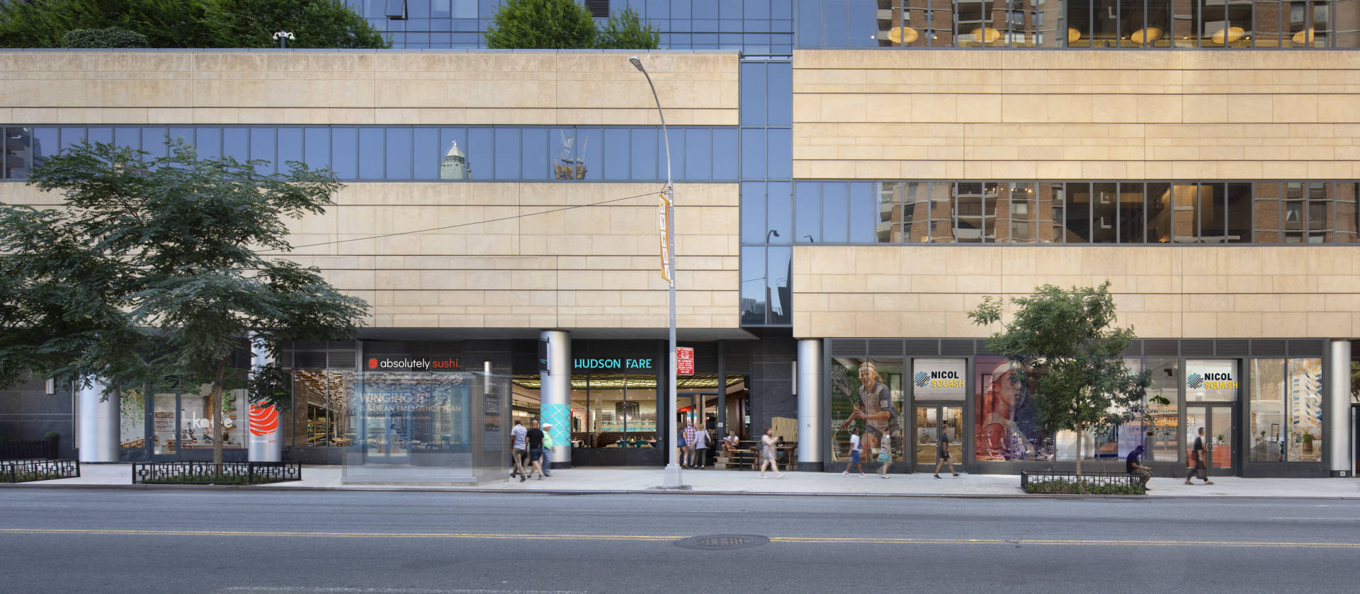 470 W 42nd St