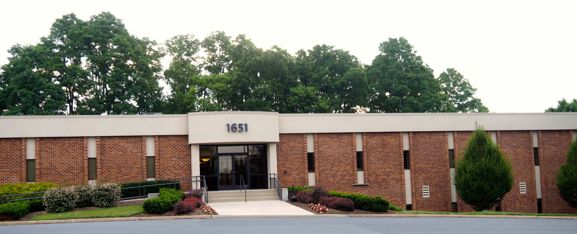 1651 N Cedar Crest Blvd