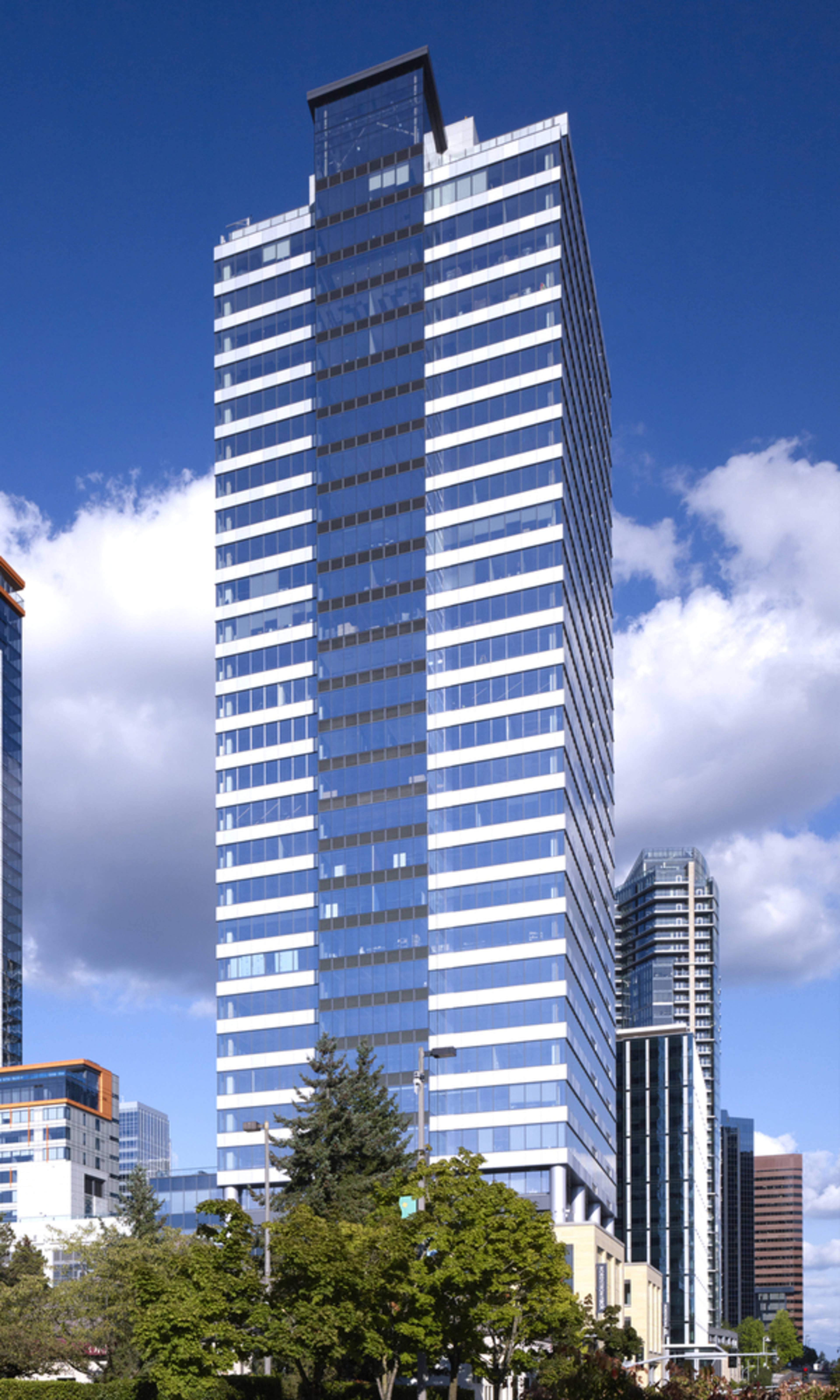 lincoln-square-south-tower-10400-ne-4th-st-jll-properties-us