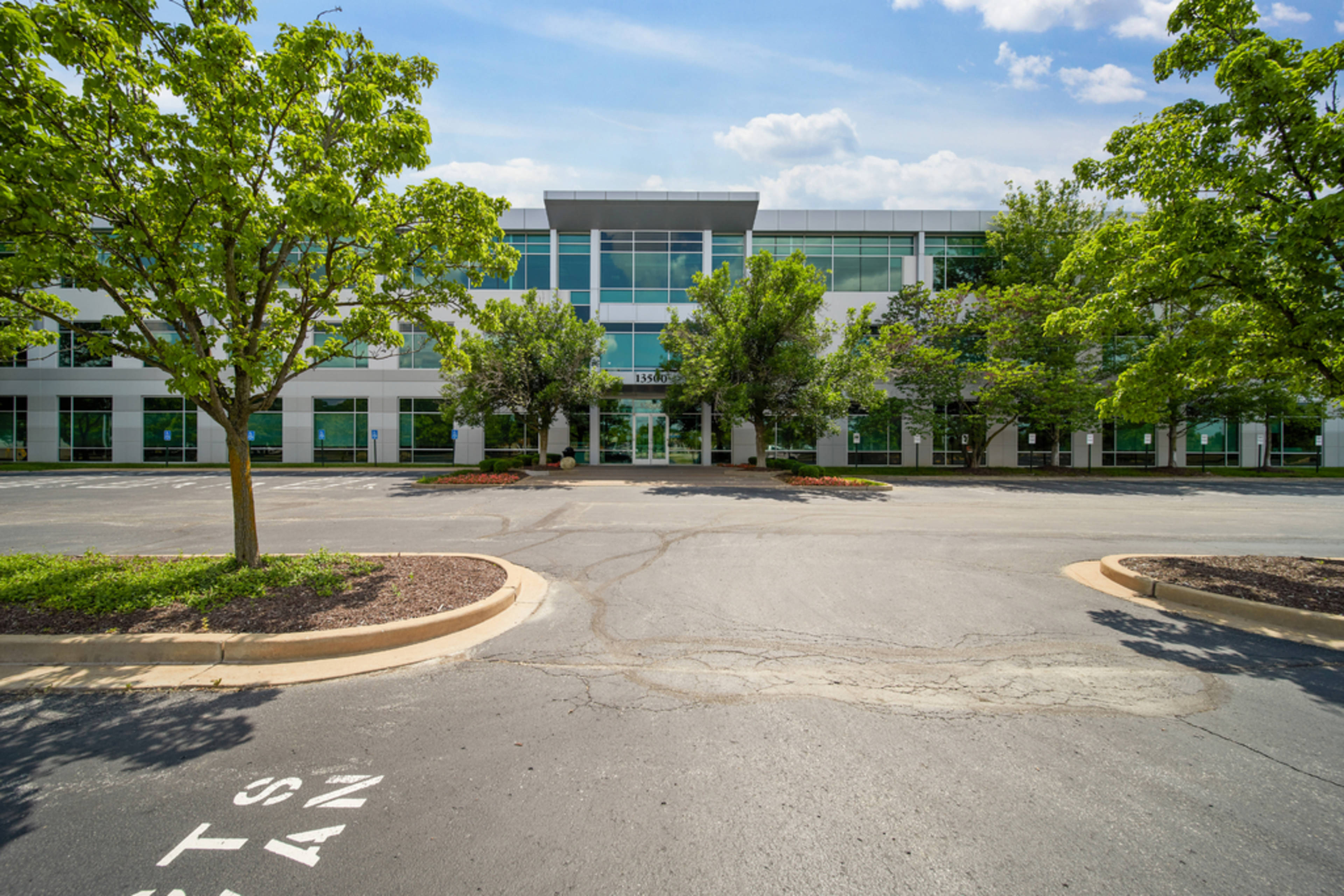 Riverport Commons IV, 13500 Riverport Dr JLL Properties US