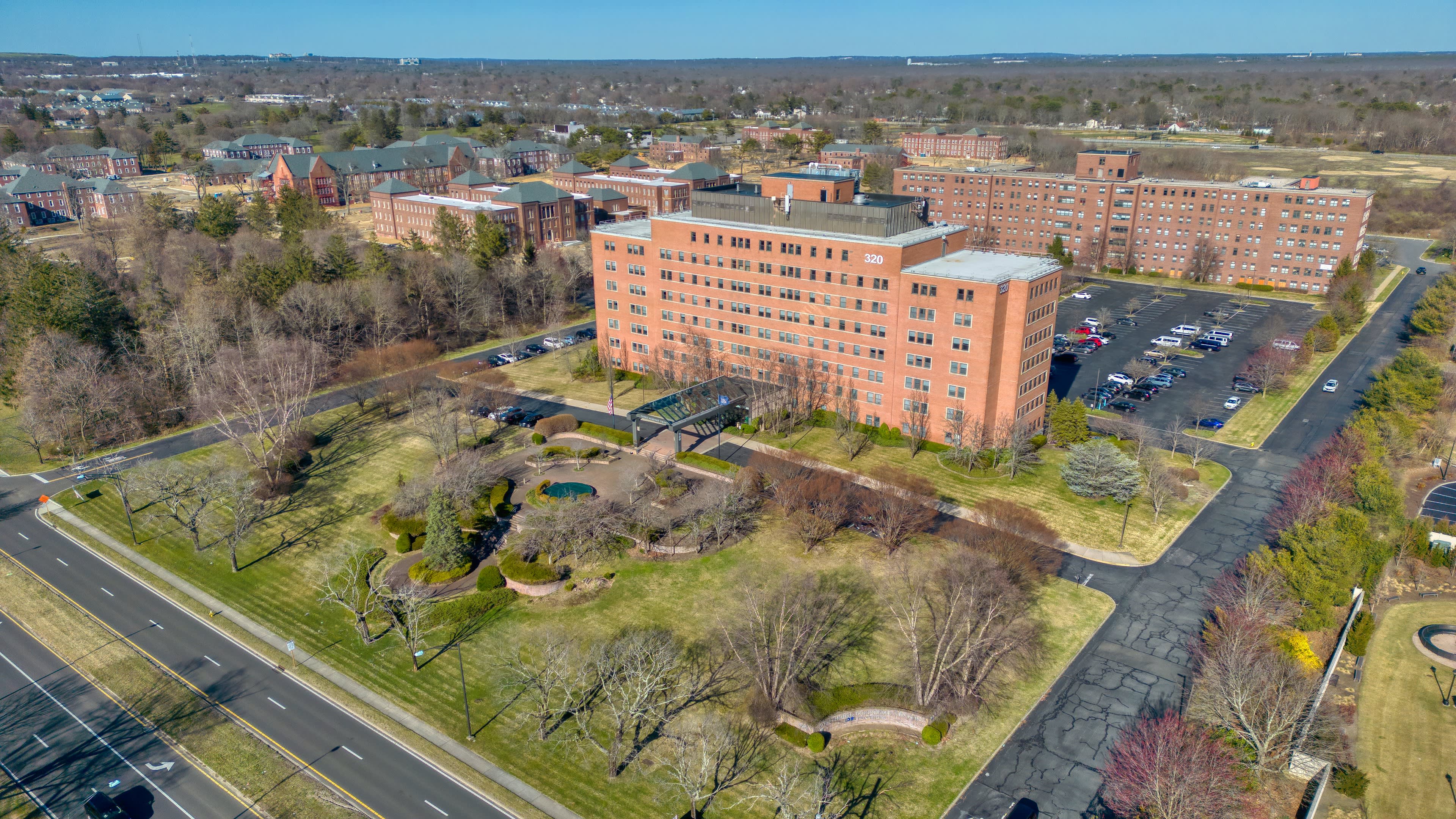 Courthouse Corporate Center, 320 Carleton Ave JLL Properties US