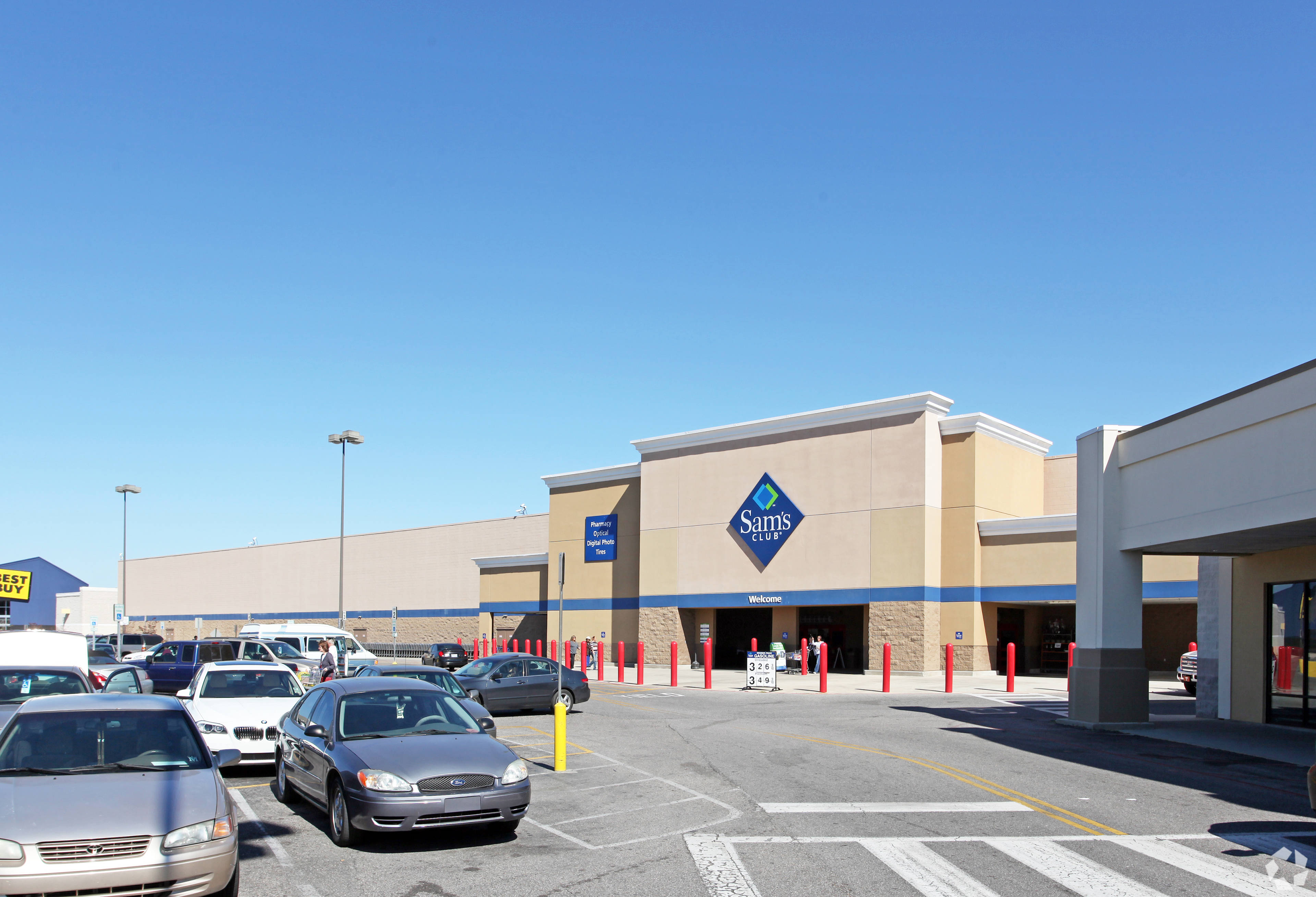 Springdale Mall, 3250 Airport Blvd JLL Properties US