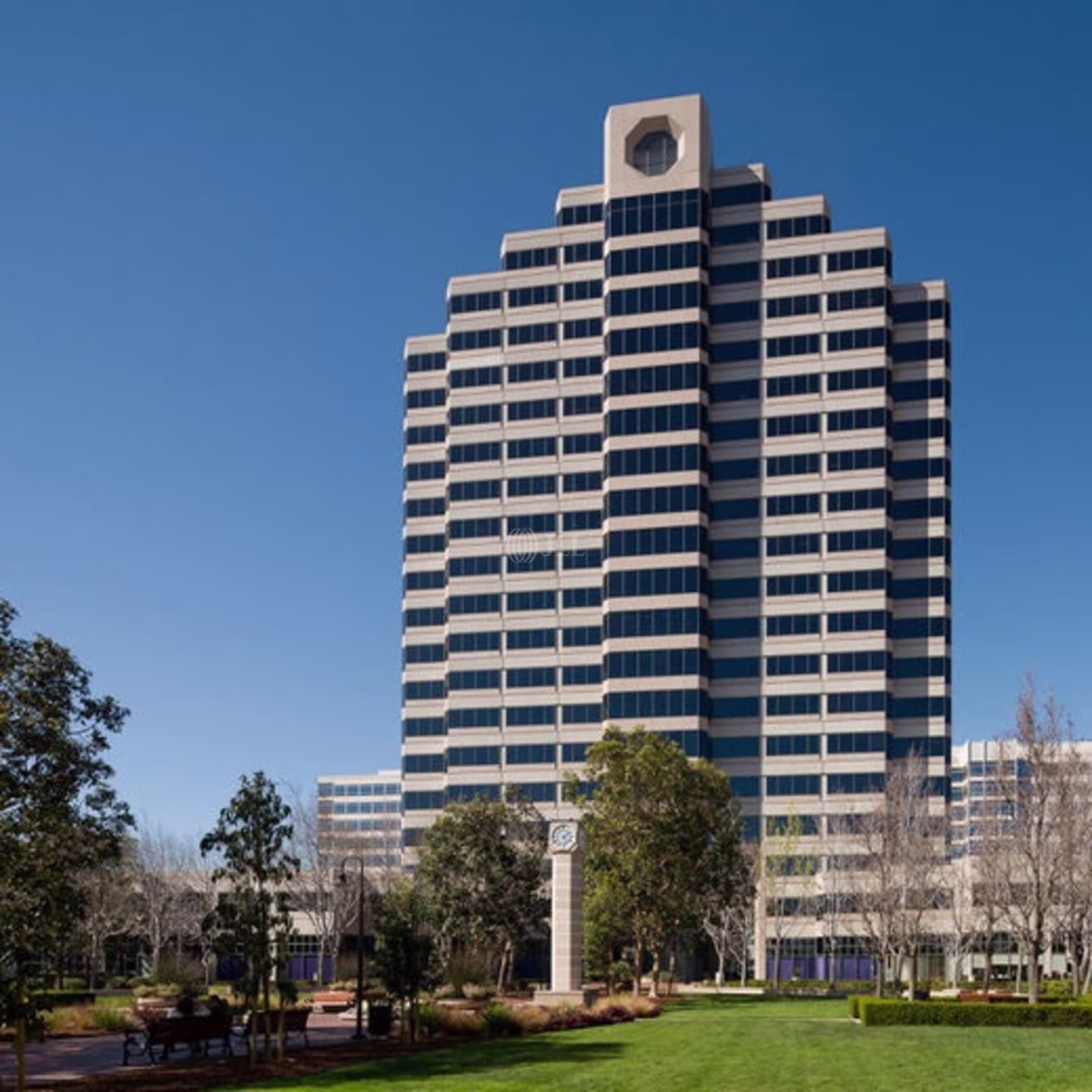 950 Tower Ln