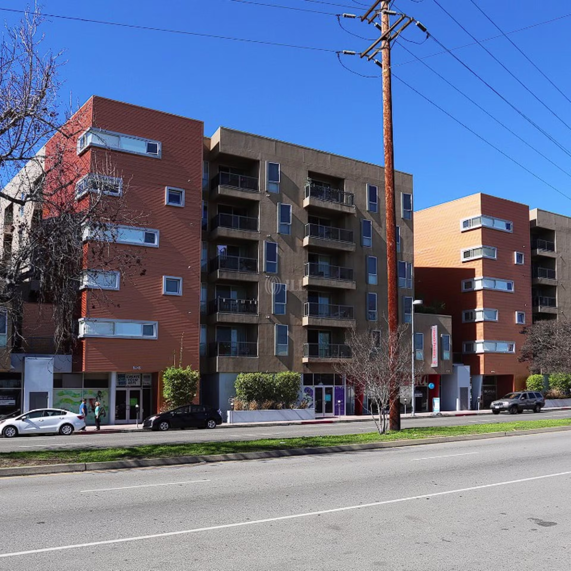 5251 Vineland Ave